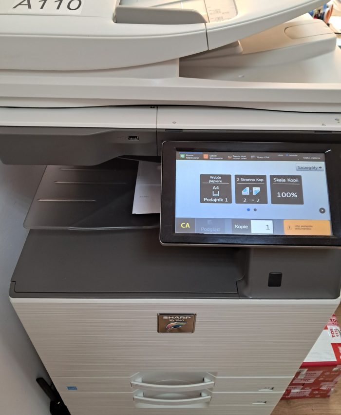 Zdjęcia z wstawienia sprzętu kserokopiarki
